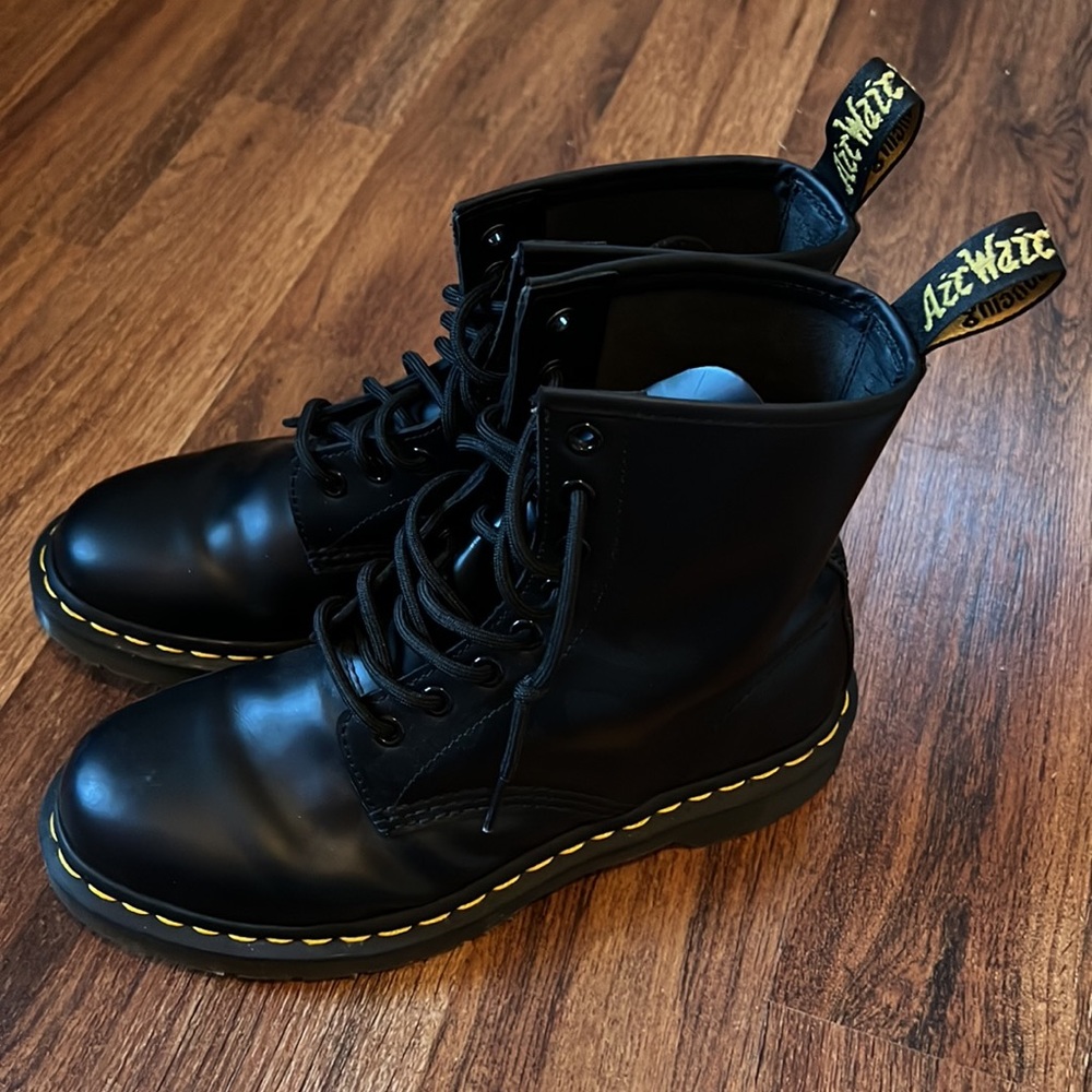 Doc Martens ! Barely ever worn, like new. message me for any questions!
